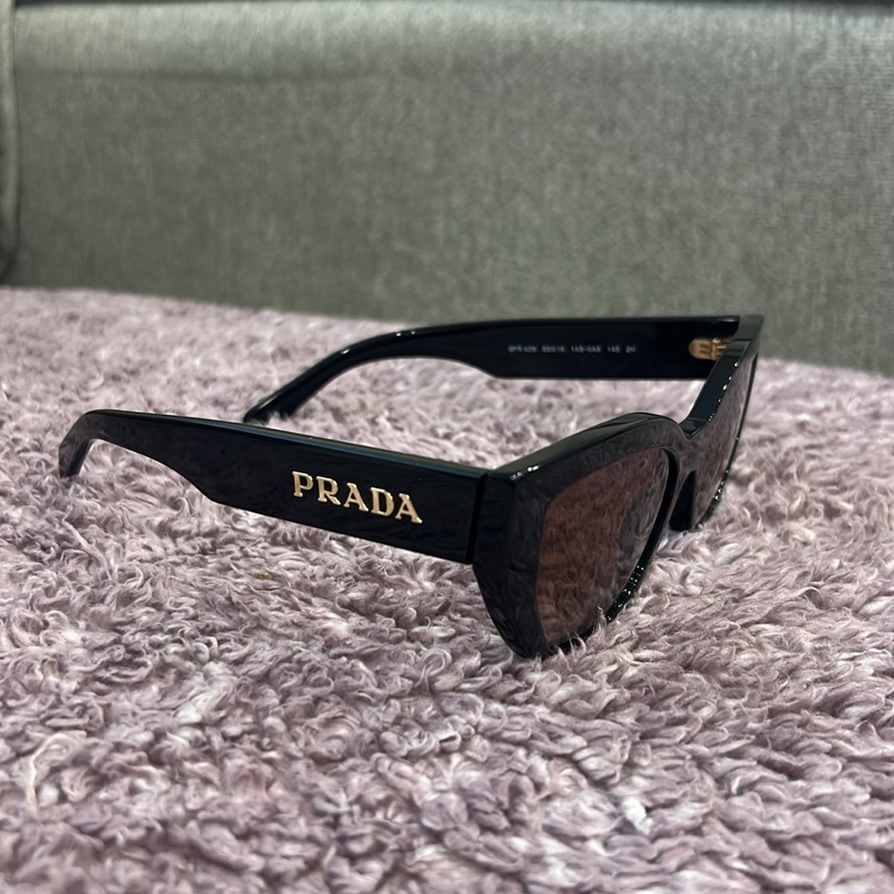 Prada sunglasses - Picture 12 of 16